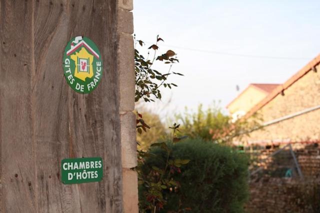 Domaine De La Saule Bed & Breakfast Jalogny Exterior photo